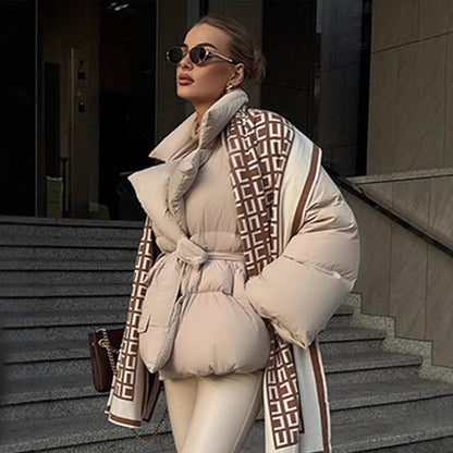 Manteau Matelassé Oversize à Motif Géométrique et Ceinture Ajustable